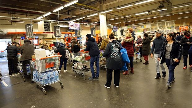 euro-bolgesi-perakende-satislar-geriledi-pQ9BbA1u.jpg