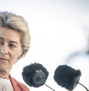 abden-suriyeye-25-milyar-euroluk-taahhut-KJUBVicC.jpg