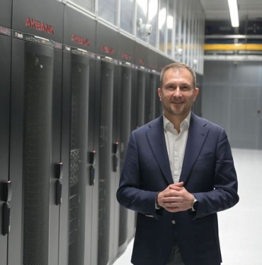 akbanktan-315-milyon-dolarlik-teknoloji-yatirimi-jnpxIgci.jpg