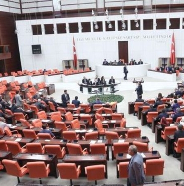 ekonomi-ve-siyaset-gundemi-8-mart-2025-mI23GEdJ.jpg