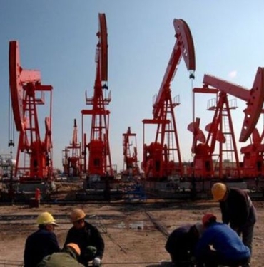 petrol-jeopolitik-gerginligin-artmasiyla-yukseliyor-1KLmYctn.jpg