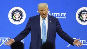 trump-zelenskiynin-muzakerelere-katilmasi-cok-onemli-degil-XtkwRu1P.jpg