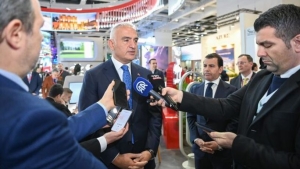 turizmde-2025-yili-hedefi-64-milyar-dolar-gelir-xDlpaPYD.jpg