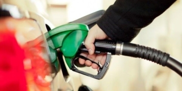 benzin-fiyatlarina-zam-bGTrdnJe.jpg