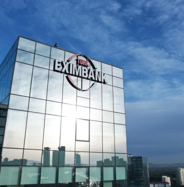 eximbank-yurt-disi-finansman-temin-etti-kcwL9rSa.jpg