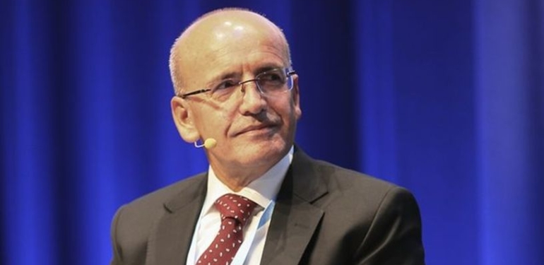 Şimşek: Enflasyonun merkez bankasının hedef bandı içinde kalması muhtemel