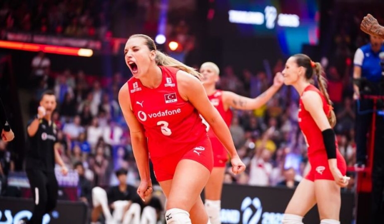 a-milli-kadin-voleybol-takimi-tarihinde-ilk-kez-finale-yukseldi-V5BNELU3.jpg