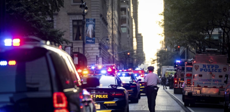 blackstone-yoneticisi-new-yorktaki-saldirida-hayatini-kaybetti-l6V2WRIE.jpg