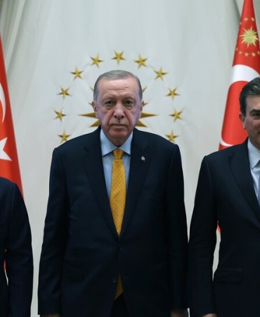 erdogan-oyak-yonetim-kurulu-baskani-aksakalliyi-kabul-etti-drvRNSN2.jpg