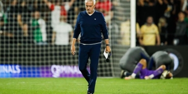 fenerbahcede-mourinho-donemi-bitti-35dmV195.jpg