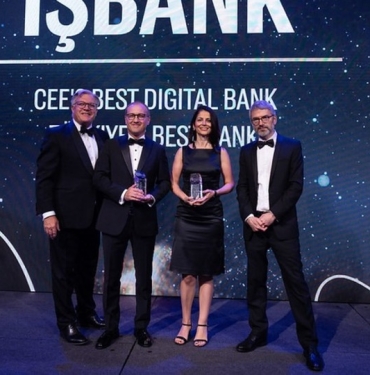 is-bankasina-orta-ve-dogu-avrupanin-en-iyi-dijital-bankasi-odulu-eYghGvdj.jpg