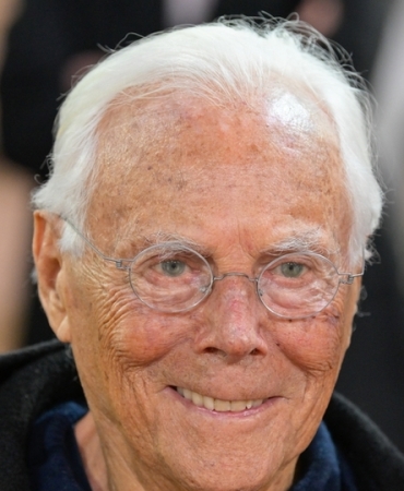 italyan-moda-tasarimcisi-giorgio-armani-hayatini-kaybetti-NracVf8a.jpg