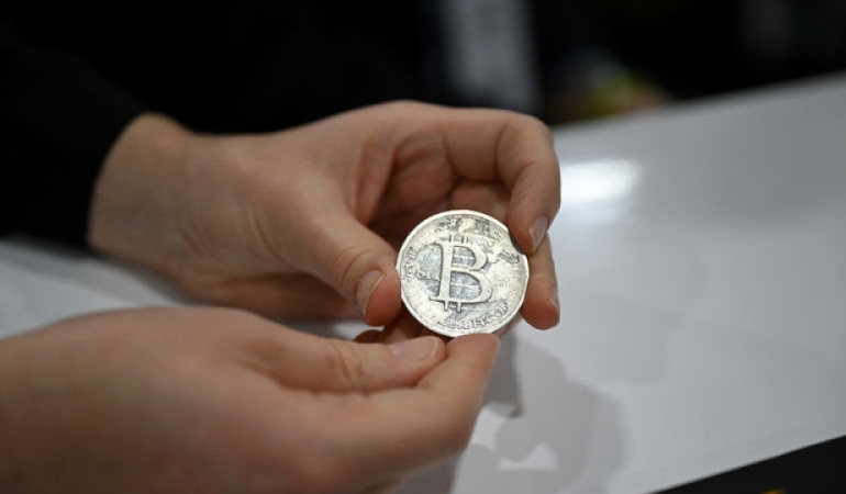 Bitcoin 92.000 doların altını test etti