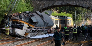 ispanya-tren-kazasinda-21-can-kaybi-krIPuhcB.jpg